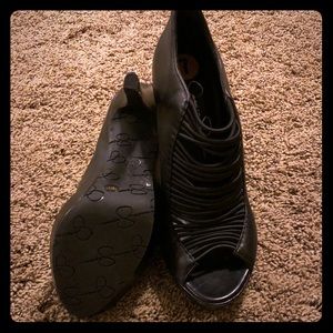 Jessica Simpson heels